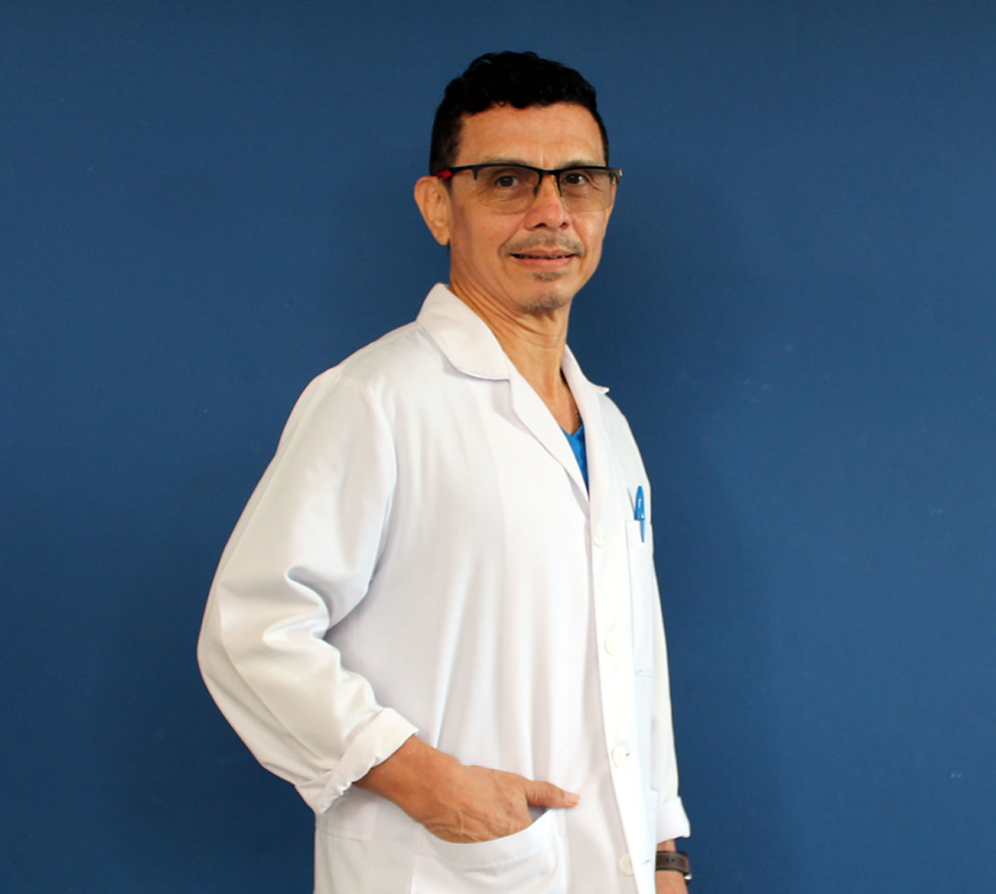 Dr. Luis